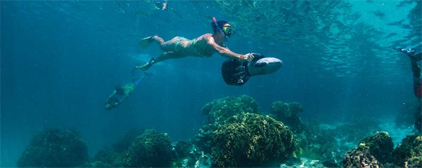 Att snorkla är barnsligt roligt på Cooköarna!