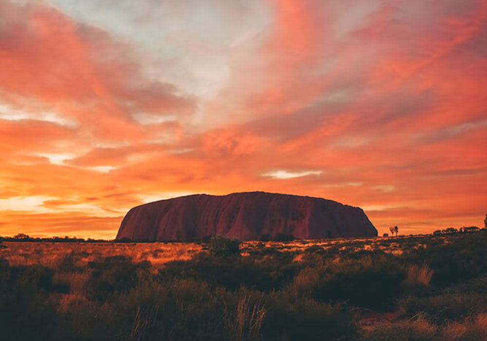 Uluru Ayers Rock tour. Tourism Australia