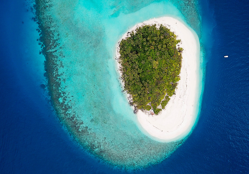 Maldiverna. öde ö. Bild: hoodh ahmed